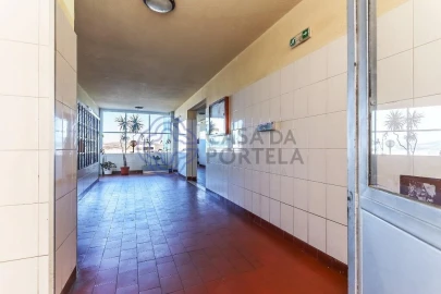 Apartamento T2 para Venda em Santo António dos Cavaleiros e Frielas