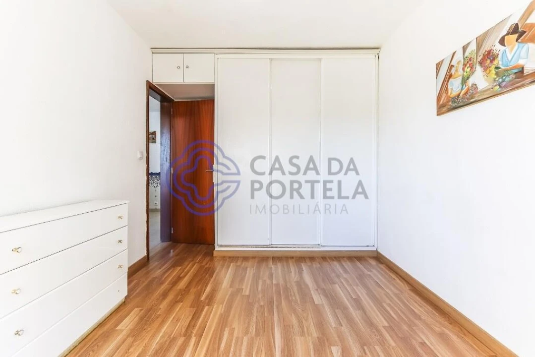 Apartamento T2 para Venda em Santo António dos Cavaleiros e Frielas Foto 21