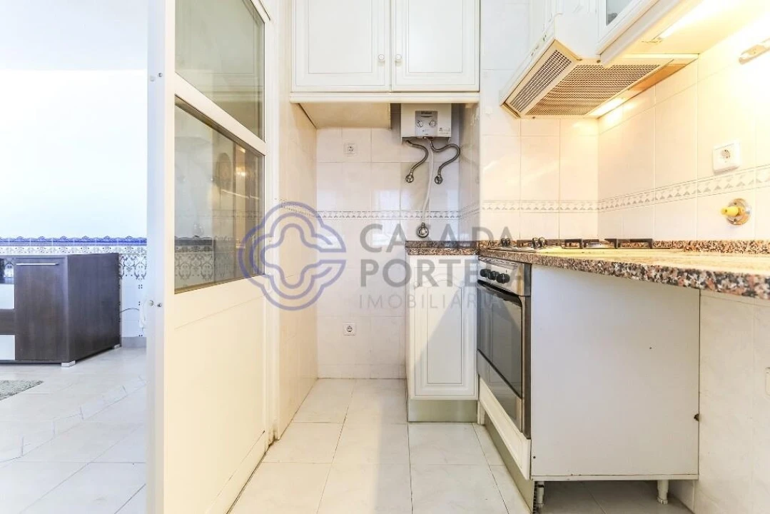Apartamento T2 para Venda em Santo António dos Cavaleiros e Frielas Foto 12