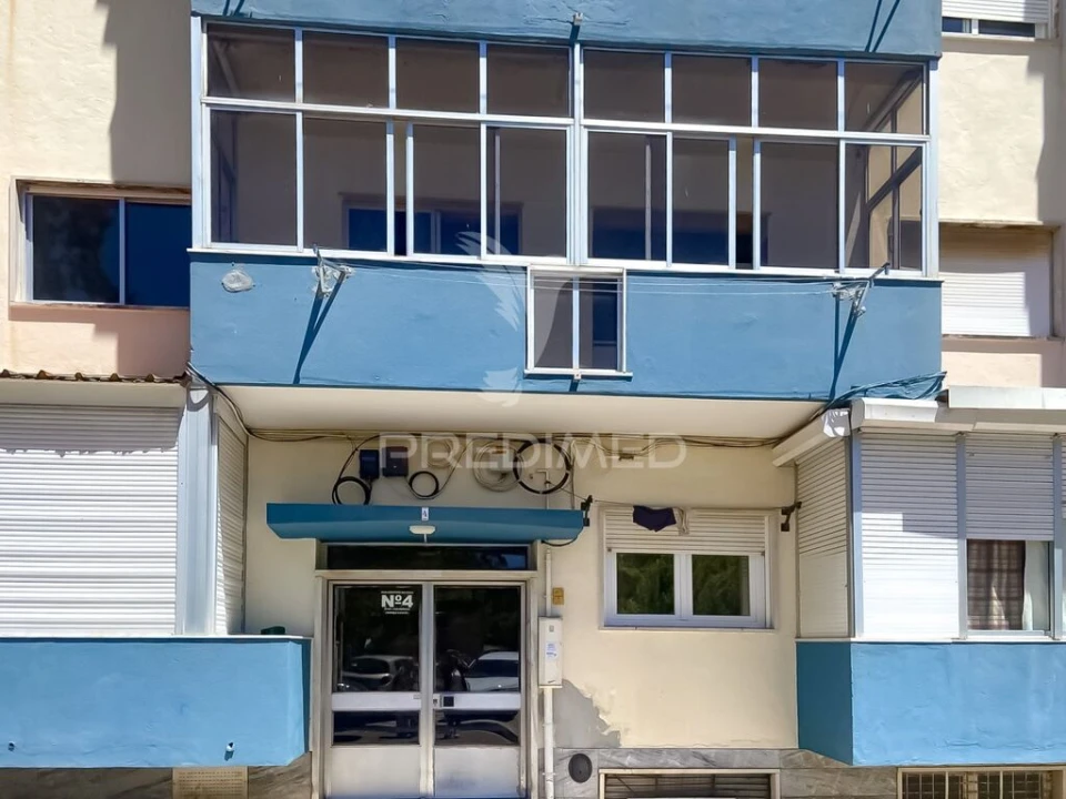 Apartamento T2 para Venda em Massamá e Monte Abraão Foto 13