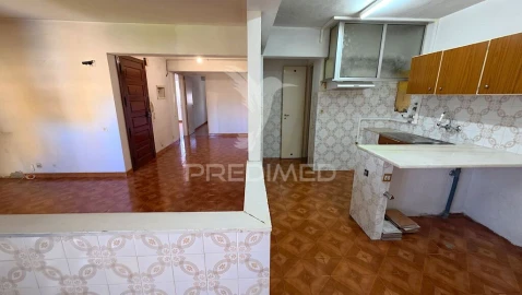 Apartamento T3 para Venda em Alvalade