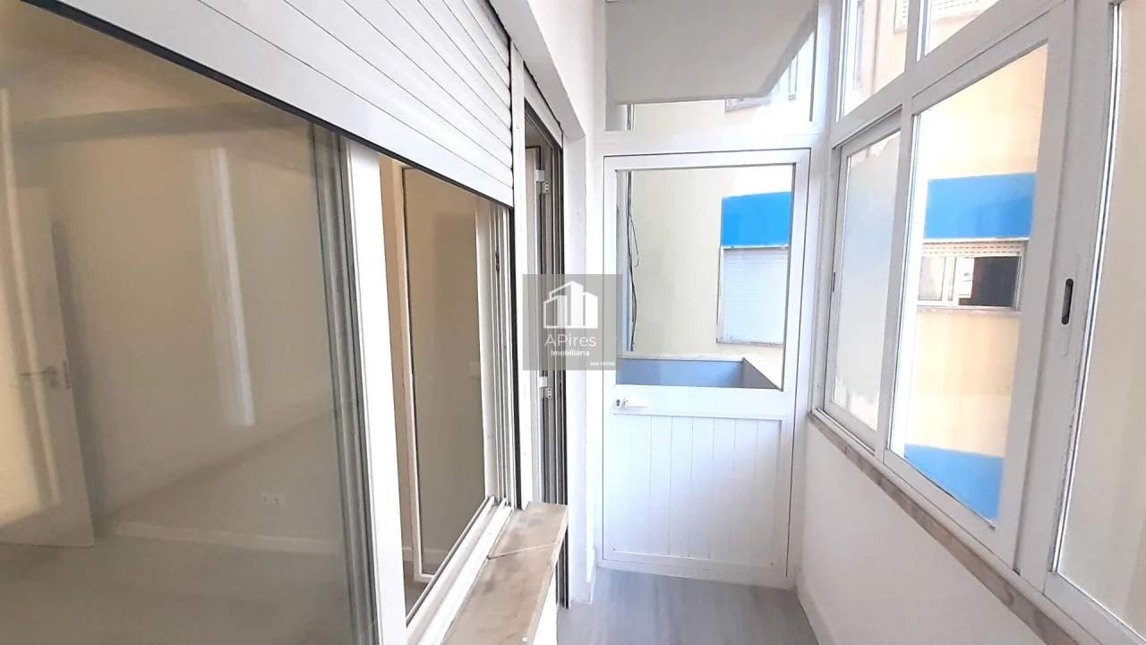 Apartamento T1 para Venda em Venteira Foto 16
