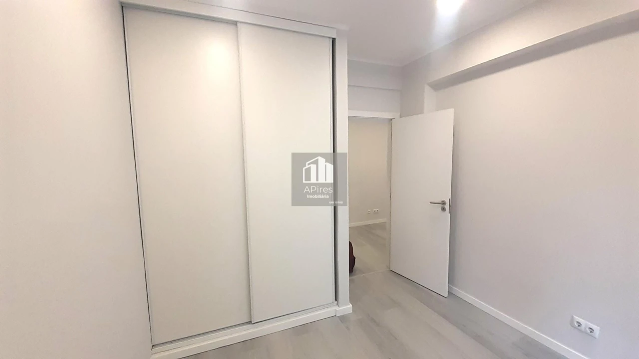 Apartamento T1 para Venda em Venteira Foto 14