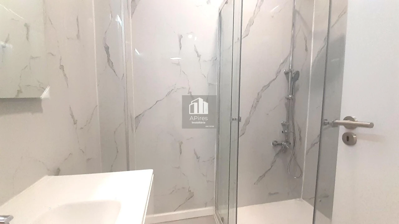 Apartamento T1 para Venda em Venteira Foto 17