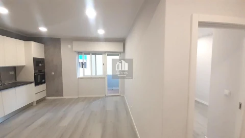 Apartamento T1 para Venda em Venteira