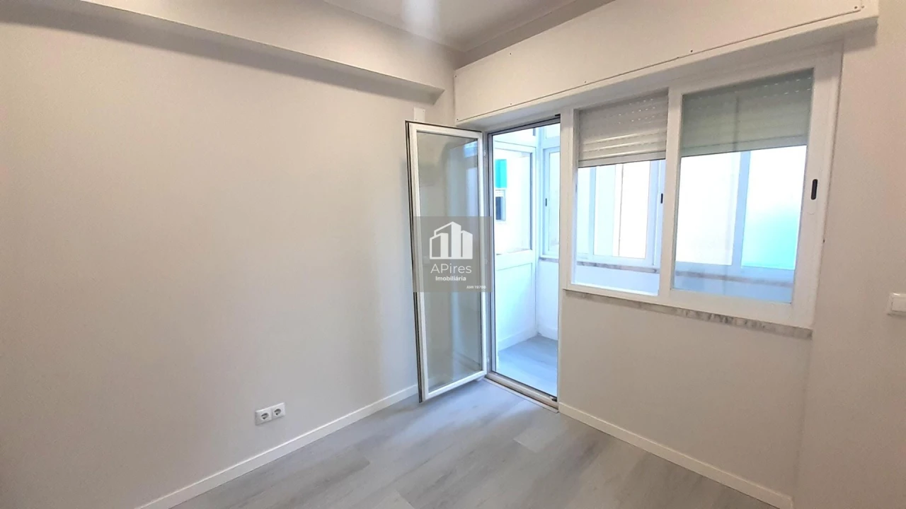 Apartamento T1 para Venda em Venteira Foto 10