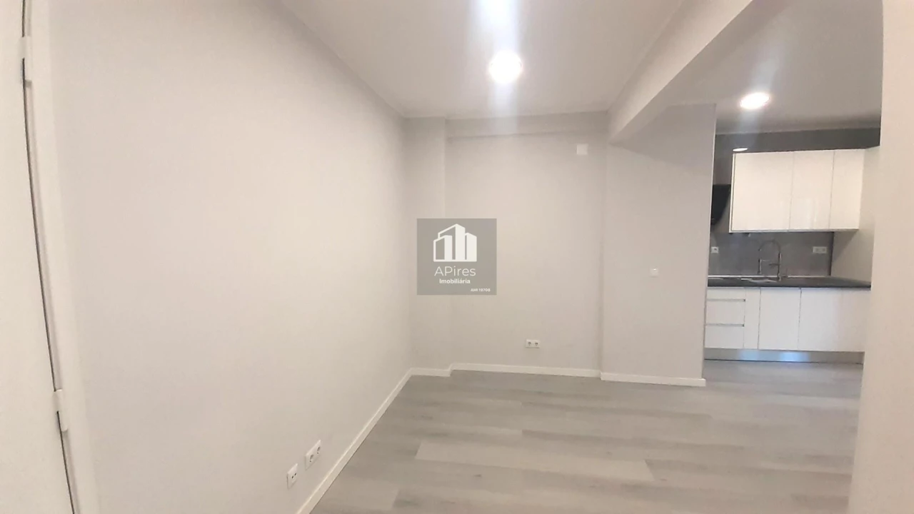 Apartamento T1 para Venda em Venteira Foto 8