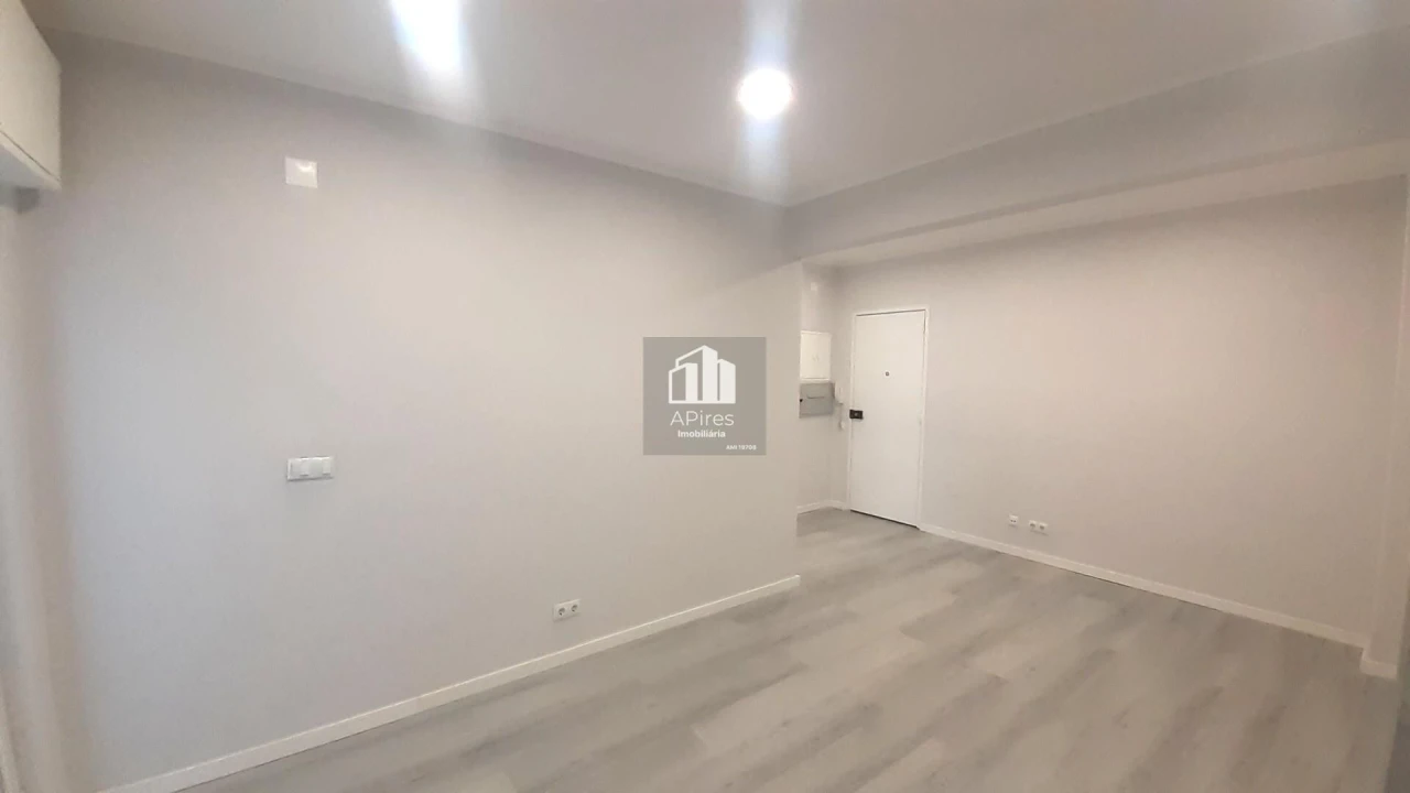Apartamento T1 para Venda em Venteira Foto 13