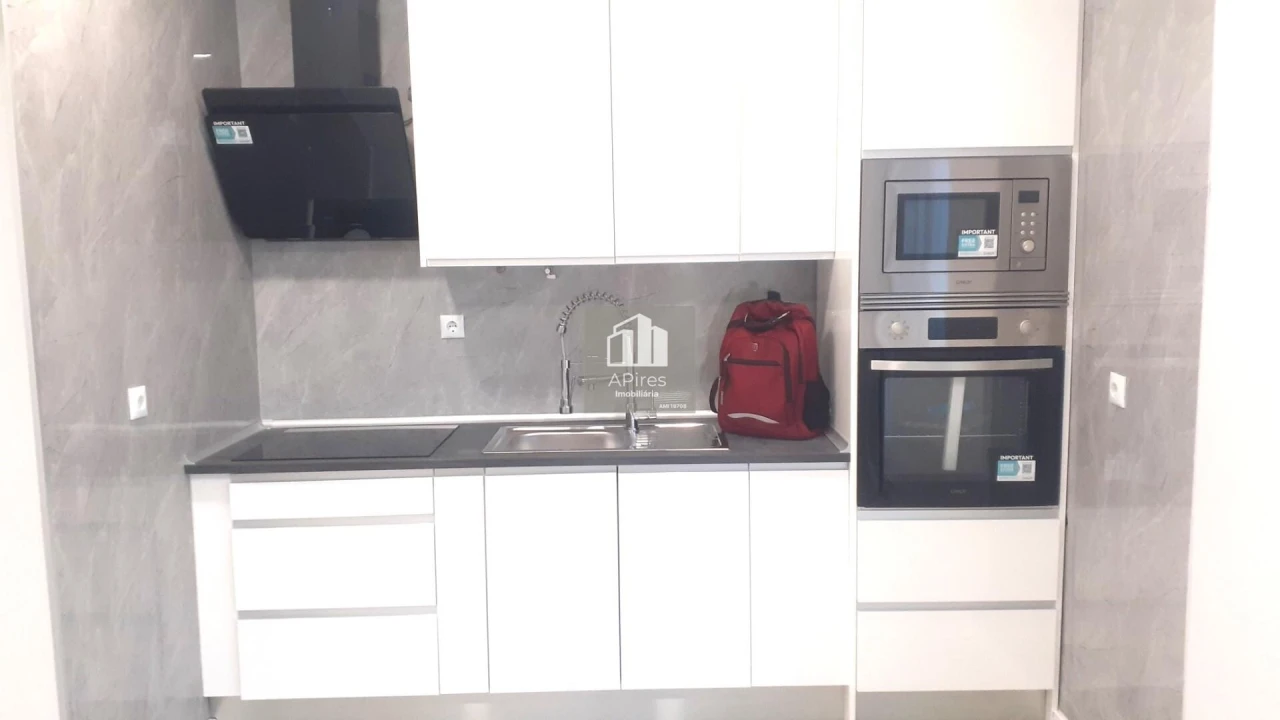 Apartamento T1 para Venda em Venteira Foto 4