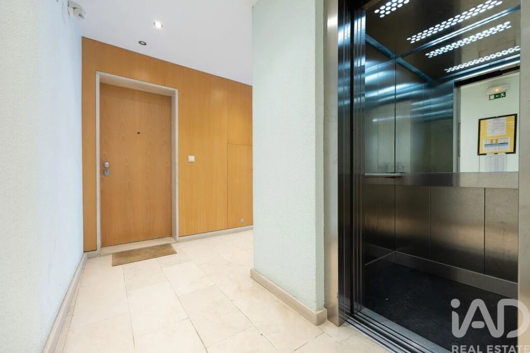 Apartamento T3 para Venda em São Domingos de Rana Foto 19