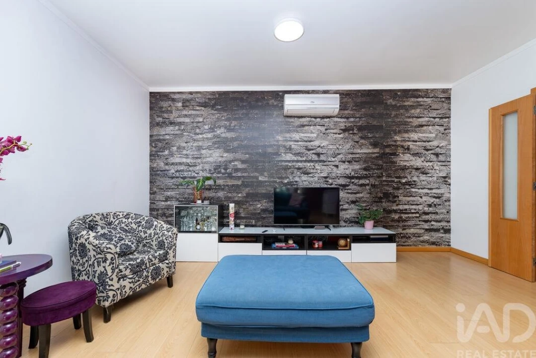 Apartamento T3 para Venda em São Domingos de Rana Foto 9