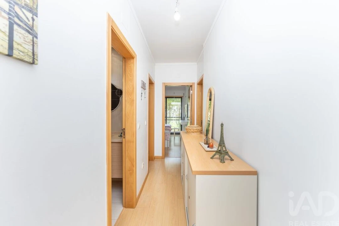Apartamento T3 para Venda em São Domingos de Rana Foto 4
