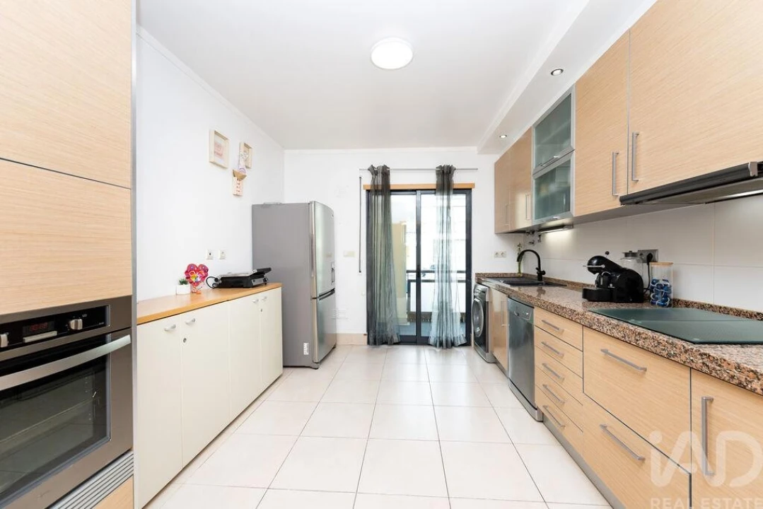 Apartamento T3 para Venda em São Domingos de Rana Foto 1