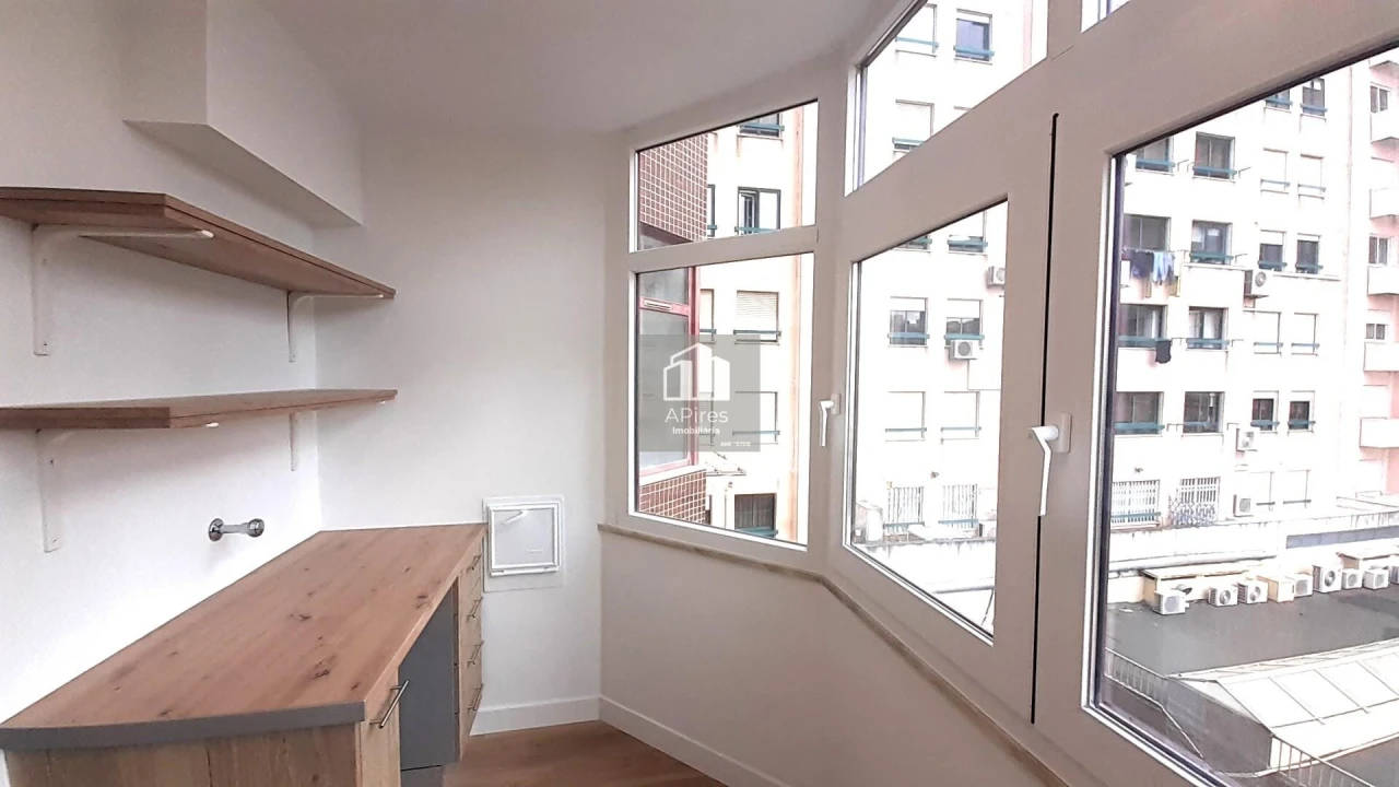 Apartamento T3 para Venda em São Domingos de Benfica Foto 5