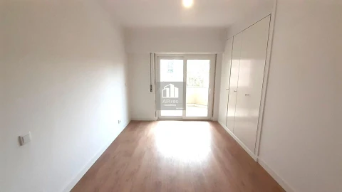 Apartamento T3 para Venda em São Domingos de Benfica