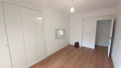 Apartamento T3 para Venda em São Domingos de Benfica