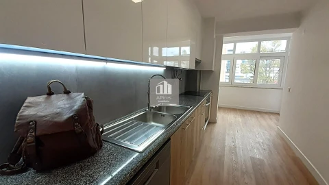 Apartamento T3 para Venda em São Domingos de Benfica