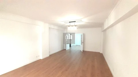 Apartamento T3 para Venda em São Domingos de Benfica