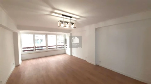 Apartamento T3 para Venda em São Domingos de Benfica