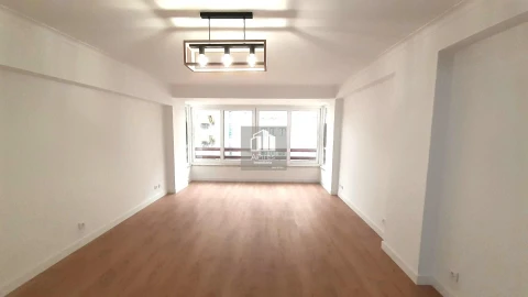 Apartamento T3 para Venda em São Domingos de Benfica