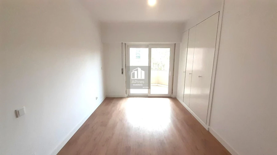 Apartamento T3 para Venda em São Domingos de Benfica Foto 11