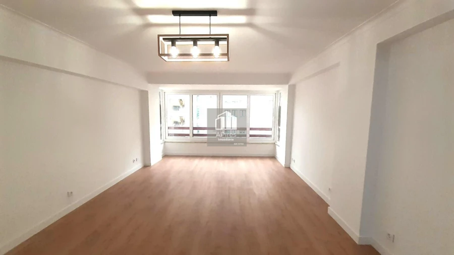 Apartamento T3 para Venda em São Domingos de Benfica Foto 8