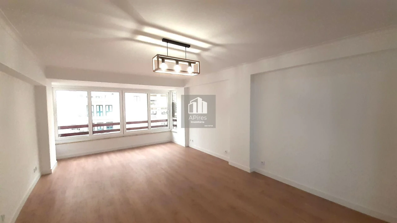 Apartamento T3 para Venda em São Domingos de Benfica Foto 9