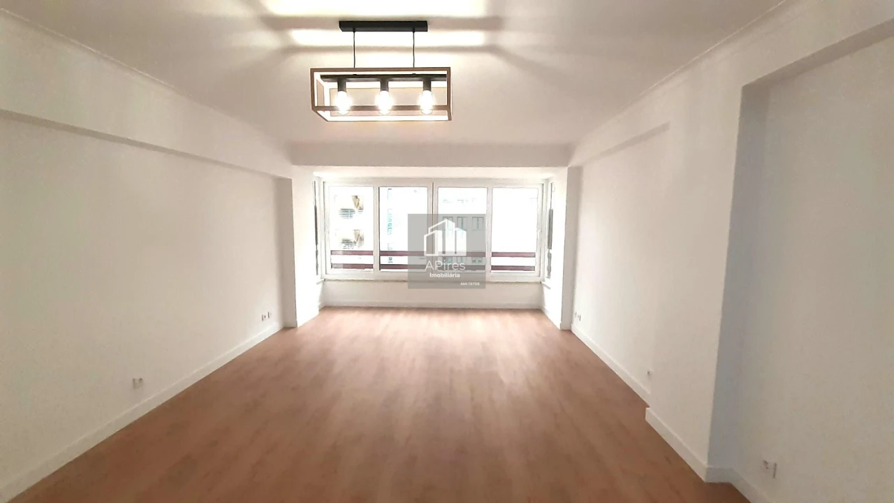 Apartamento T3 para Venda em São Domingos de Benfica Foto 8