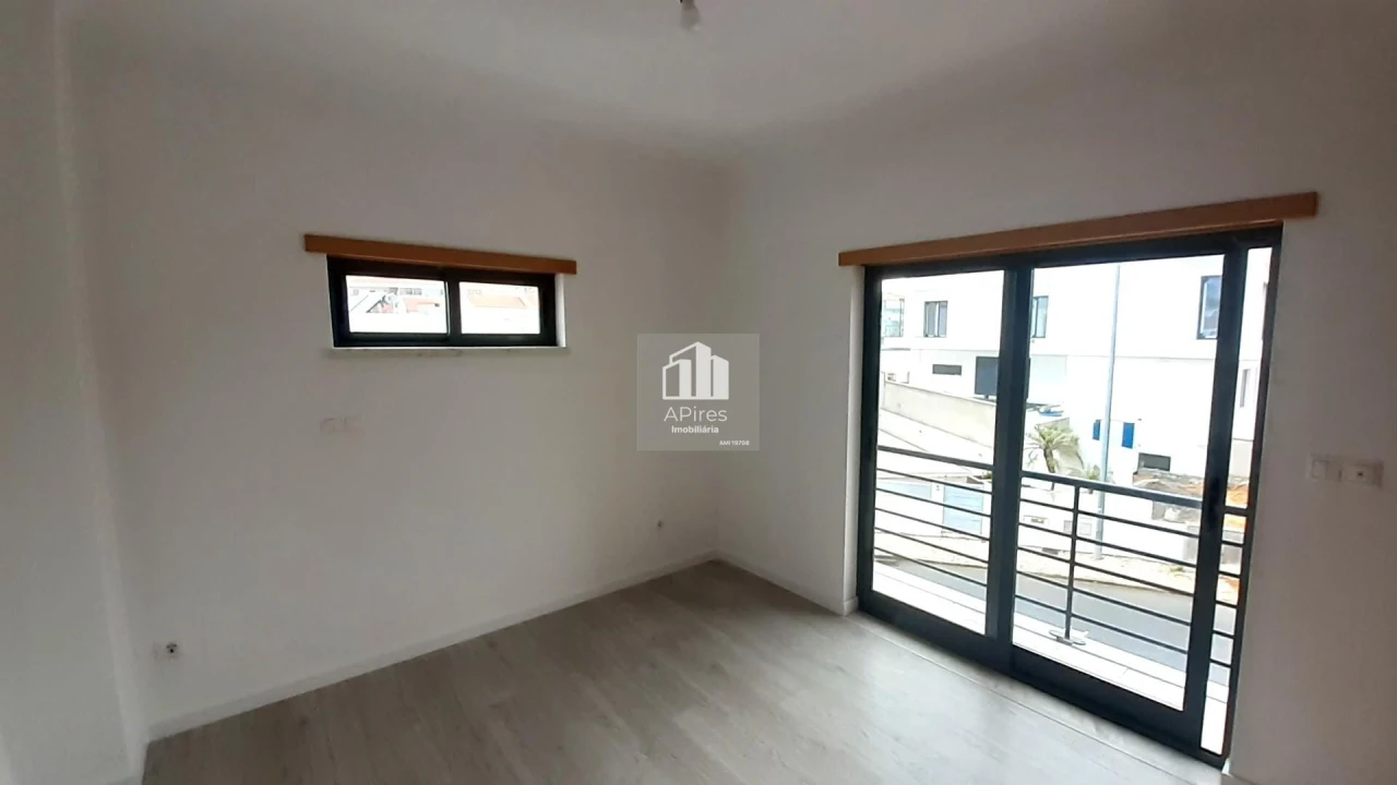 Moradia T5 para Venda em Almada, Cova da Piedade, Pragal e Cacilhas Foto 23