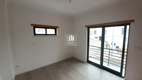 Moradia T5 para Venda em Almada, Cova da Piedade, Pragal e Cacilhas