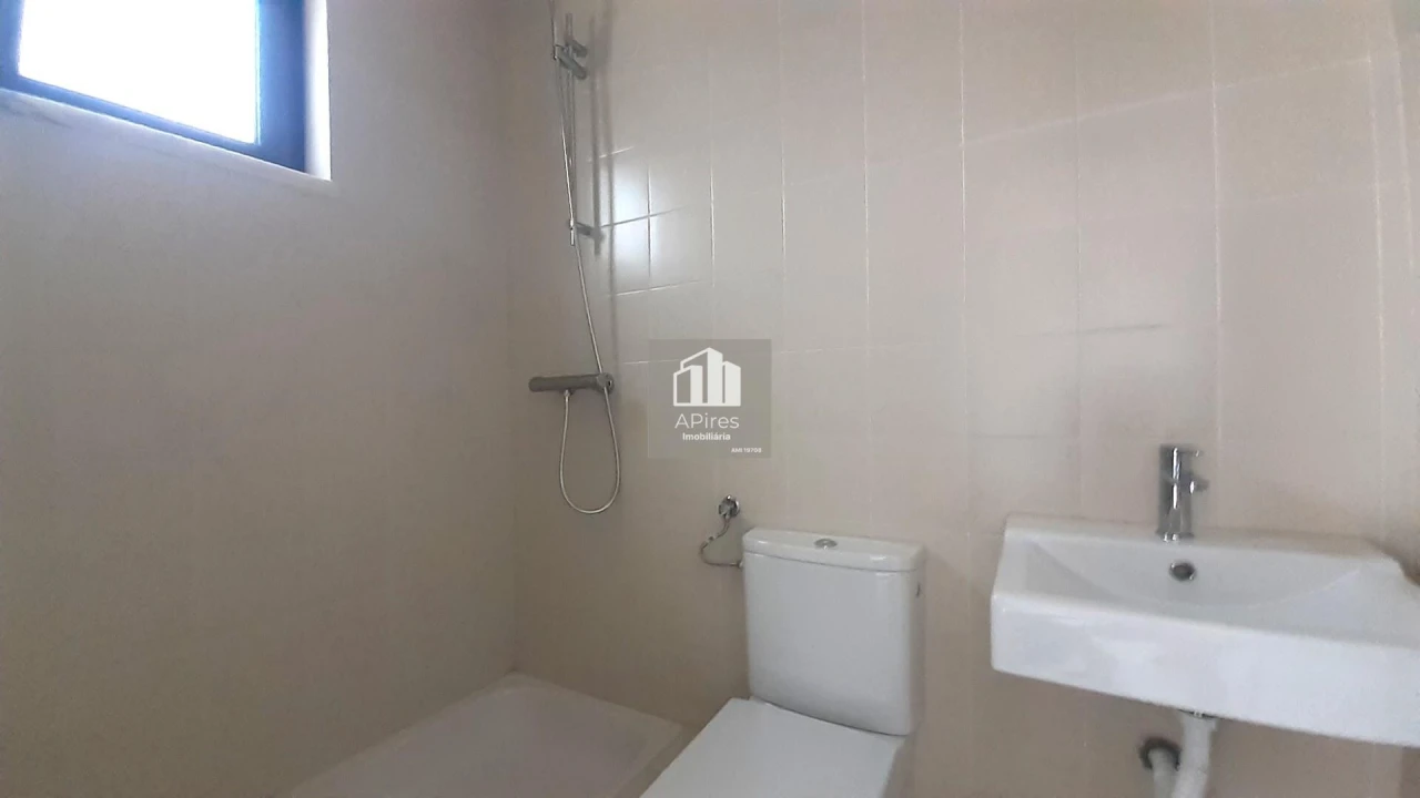 Moradia T5 para Venda em Almada, Cova da Piedade, Pragal e Cacilhas Foto 32