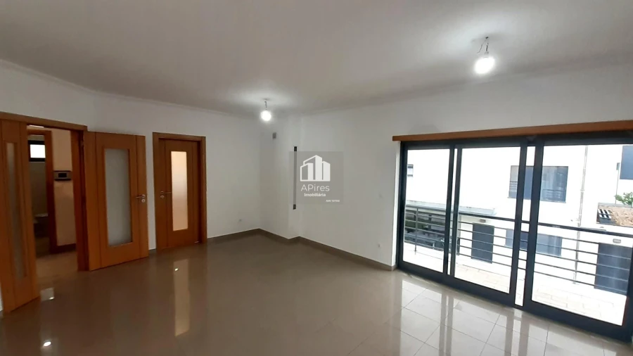 Moradia T5 para Venda em Almada, Cova da Piedade, Pragal e Cacilhas Foto 13