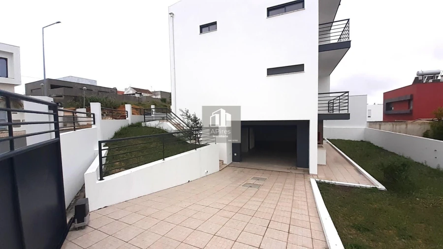 Moradia T5 para Venda em Almada, Cova da Piedade, Pragal e Cacilhas Foto 35