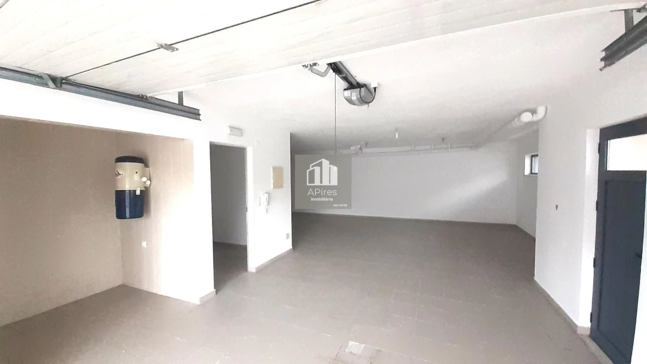 Moradia T5 para Venda em Almada, Cova da Piedade, Pragal e Cacilhas Foto 40