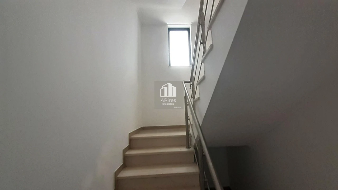 Moradia T5 para Venda em Almada, Cova da Piedade, Pragal e Cacilhas Foto 25