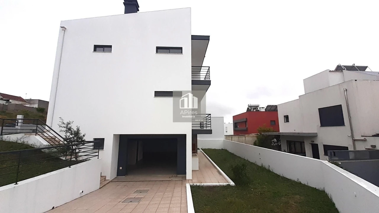 Moradia T5 para Venda em Almada, Cova da Piedade, Pragal e Cacilhas Foto 33