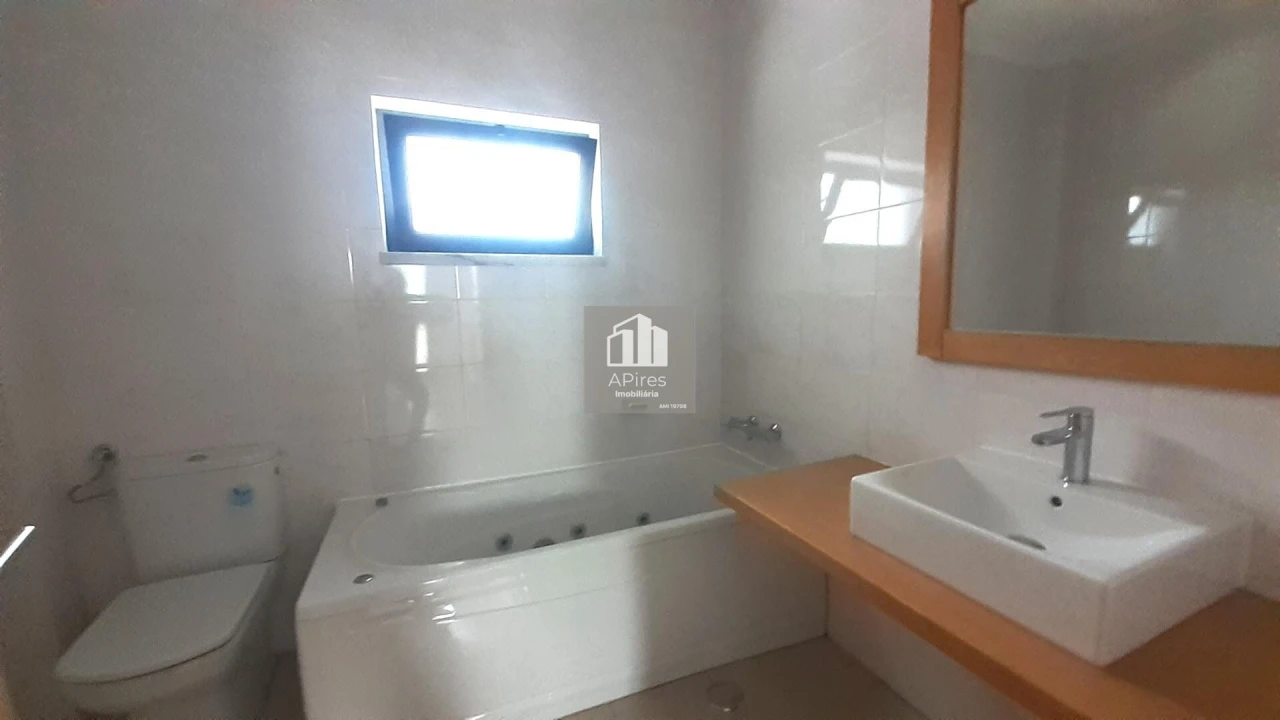 Moradia T5 para Venda em Almada, Cova da Piedade, Pragal e Cacilhas Foto 30