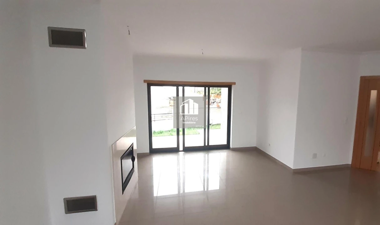 Moradia T5 para Venda em Almada, Cova da Piedade, Pragal e Cacilhas Foto 11