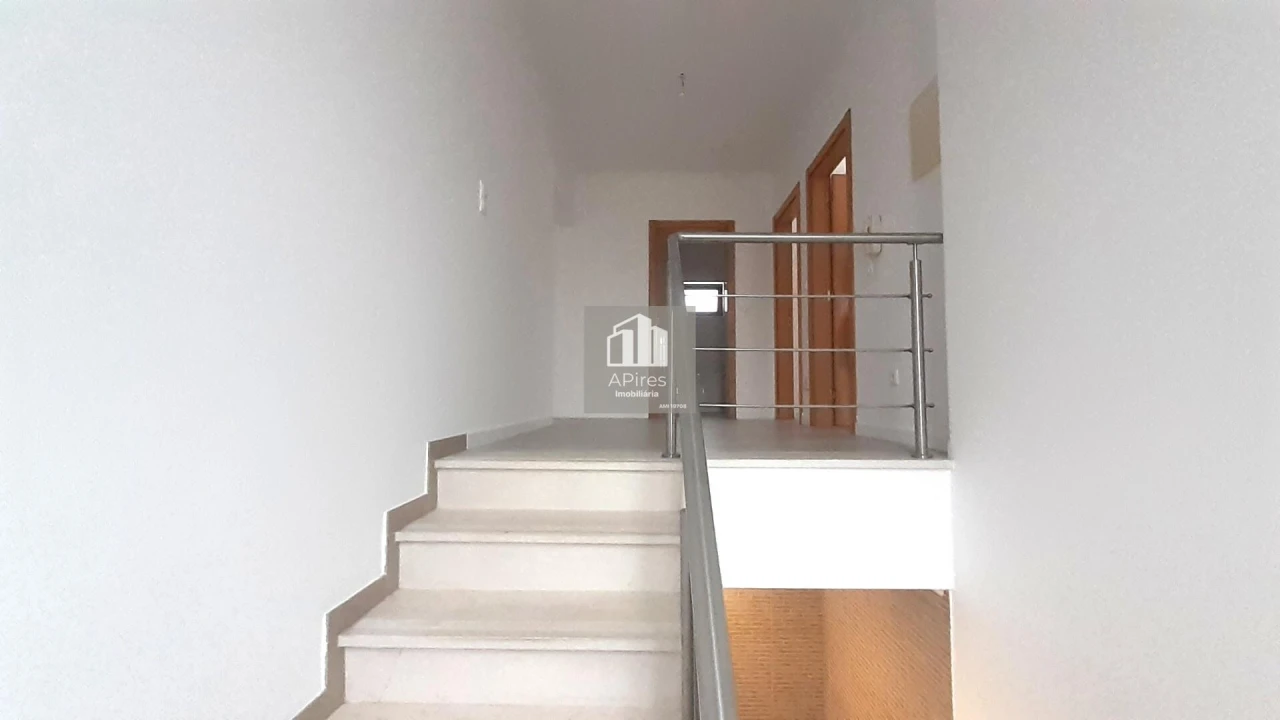 Moradia T5 para Venda em Almada, Cova da Piedade, Pragal e Cacilhas Foto 26