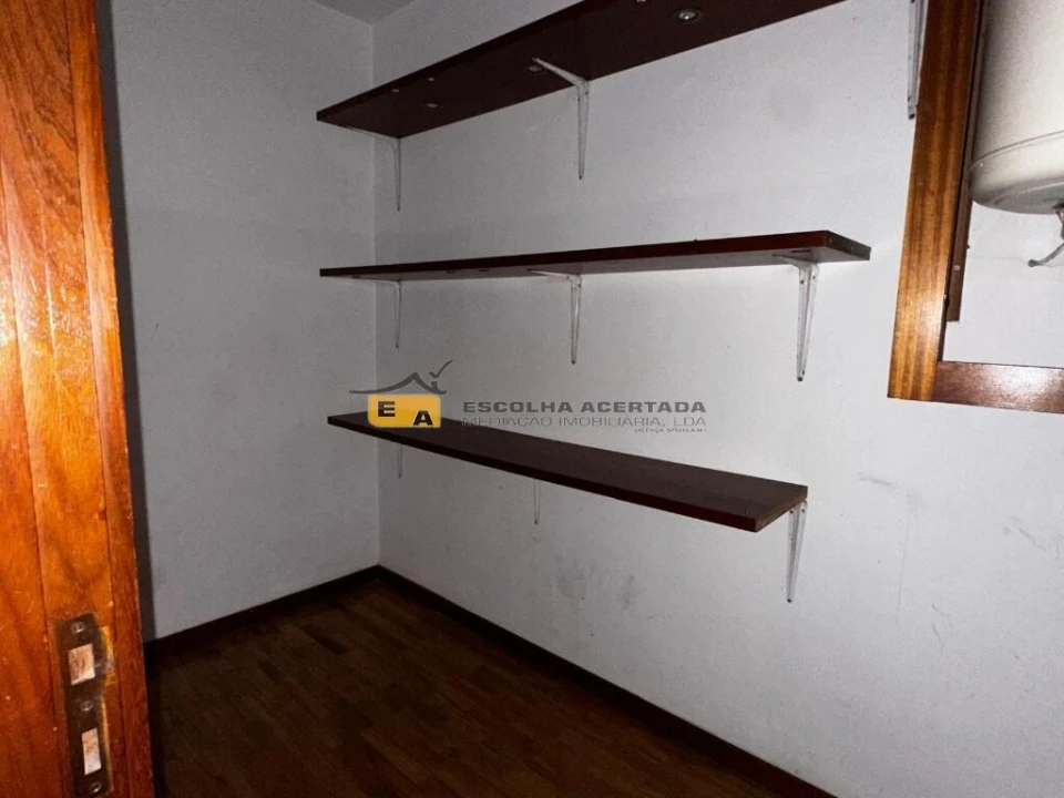 Apartamento T3 para Venda em Fânzeres e São Pedro da Cova Foto 9