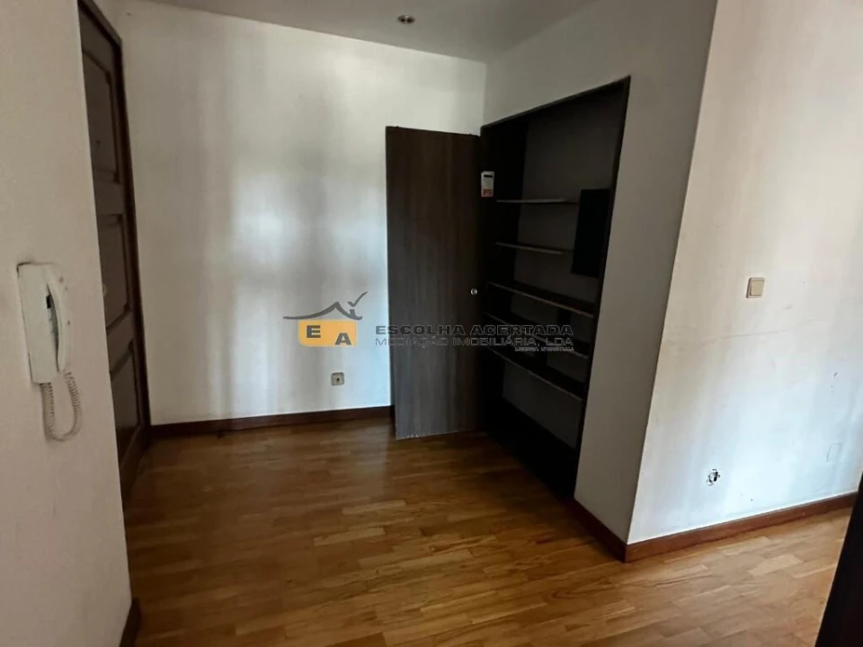 Apartamento T3 para Venda em Fânzeres e São Pedro da Cova Foto 10