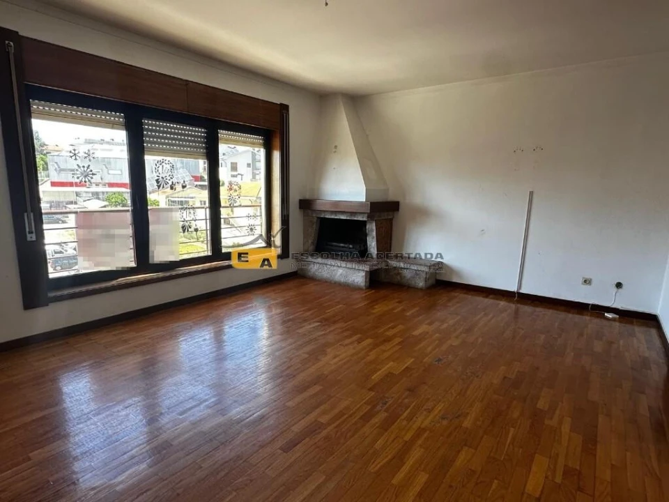Apartamento T3 para Venda em Fânzeres e São Pedro da Cova Foto 2