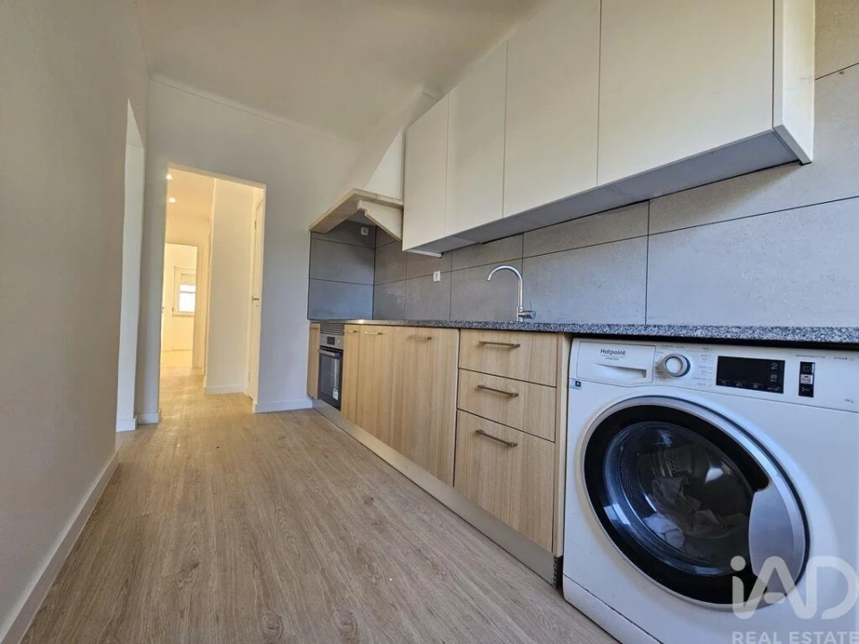 Apartamento T2 para Venda em Loures Foto 12