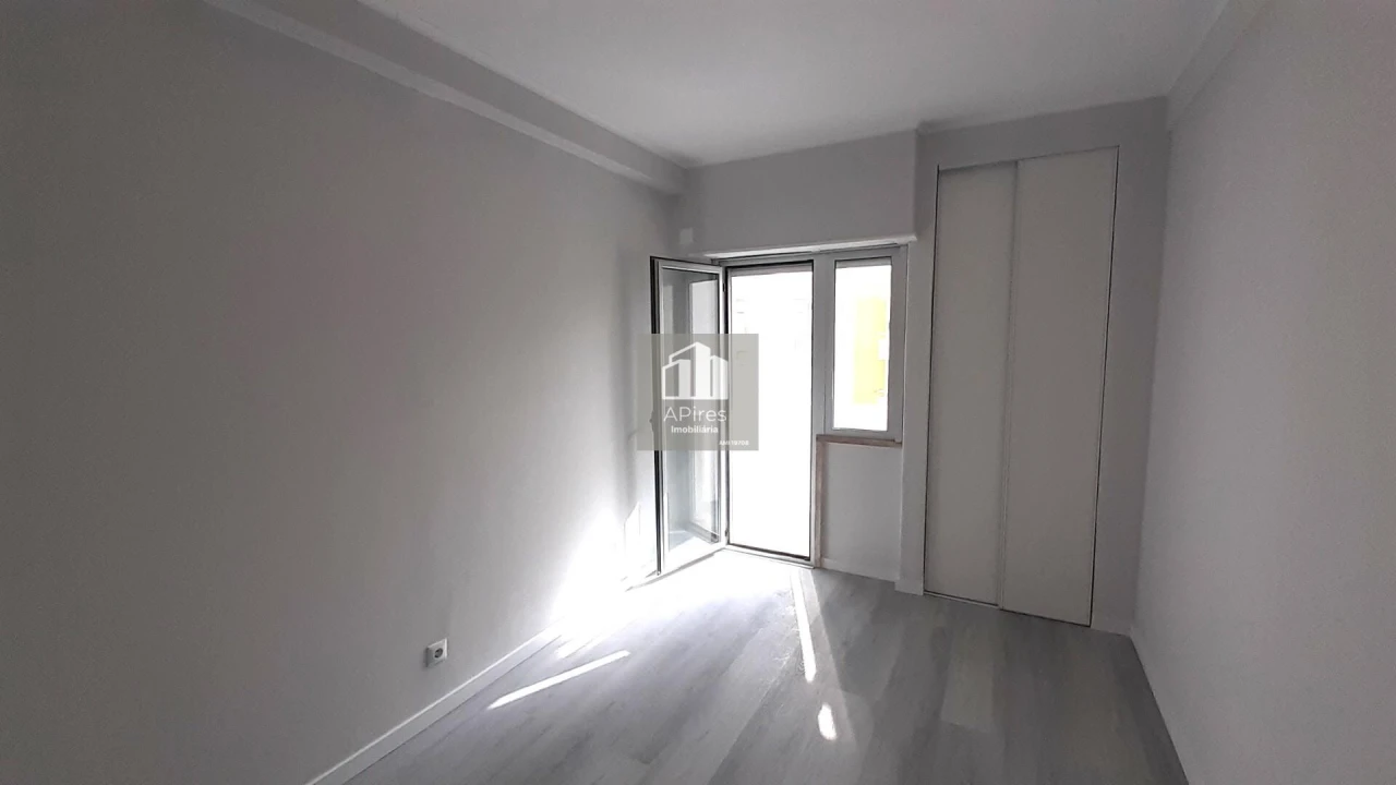 Apartamento T2 para Venda em Oeiras e São Julião da Barra, Paço de Arcos e Caxias Foto 11