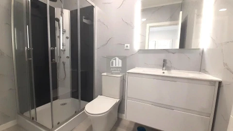 Apartamento T2 para Venda em Oeiras e São Julião da Barra, Paço de Arcos e Caxias