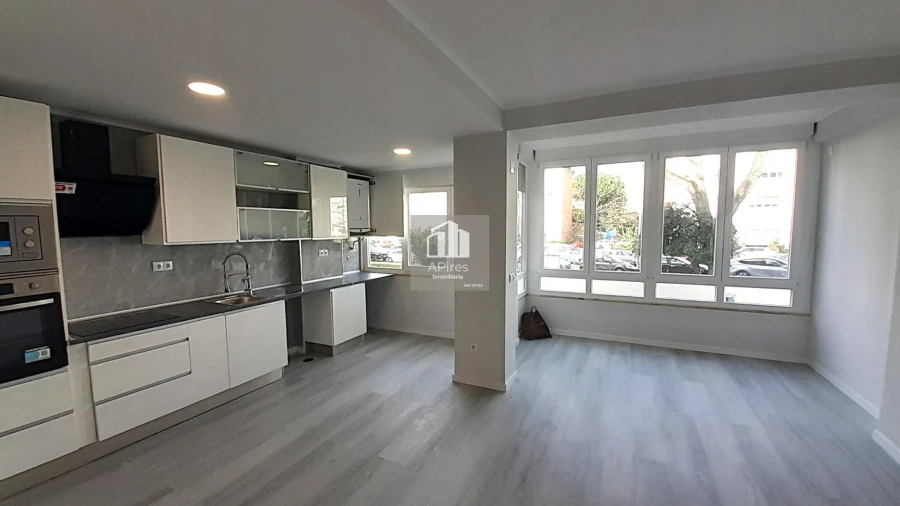 Apartamento T2 para Venda em Oeiras e São Julião da Barra, Paço de Arcos e Caxias Foto 2