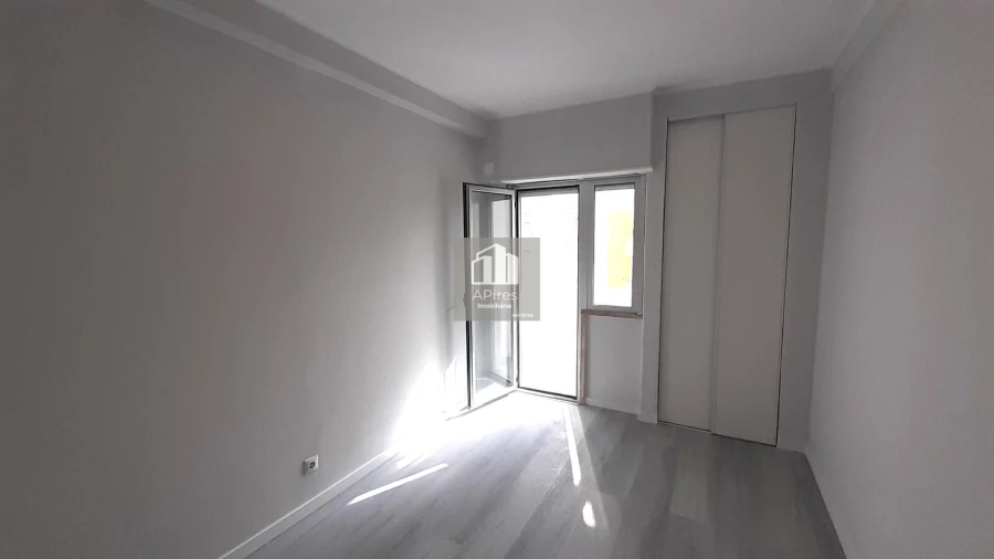 Apartamento T2 para Venda em Oeiras e São Julião da Barra, Paço de Arcos e Caxias Foto 11