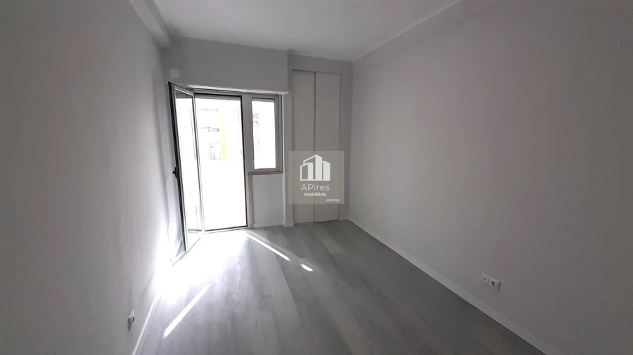 Apartamento T2 para Venda em Oeiras e São Julião da Barra, Paço de Arcos e Caxias Foto 6