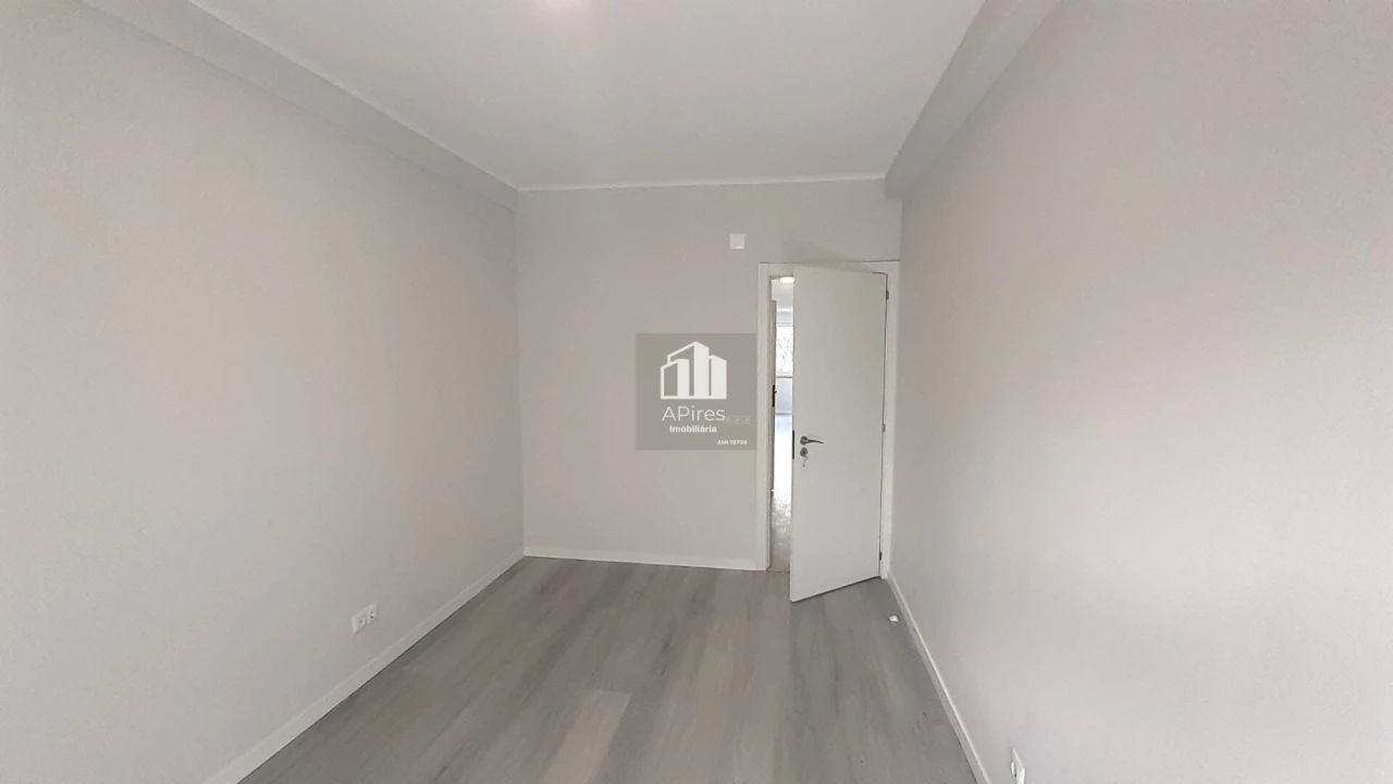 Apartamento T2 para Venda em Oeiras e São Julião da Barra, Paço de Arcos e Caxias Foto 8