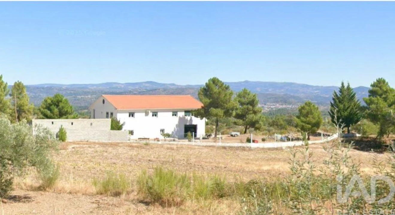 Moradia T5 para Venda em Fradizela Foto 1